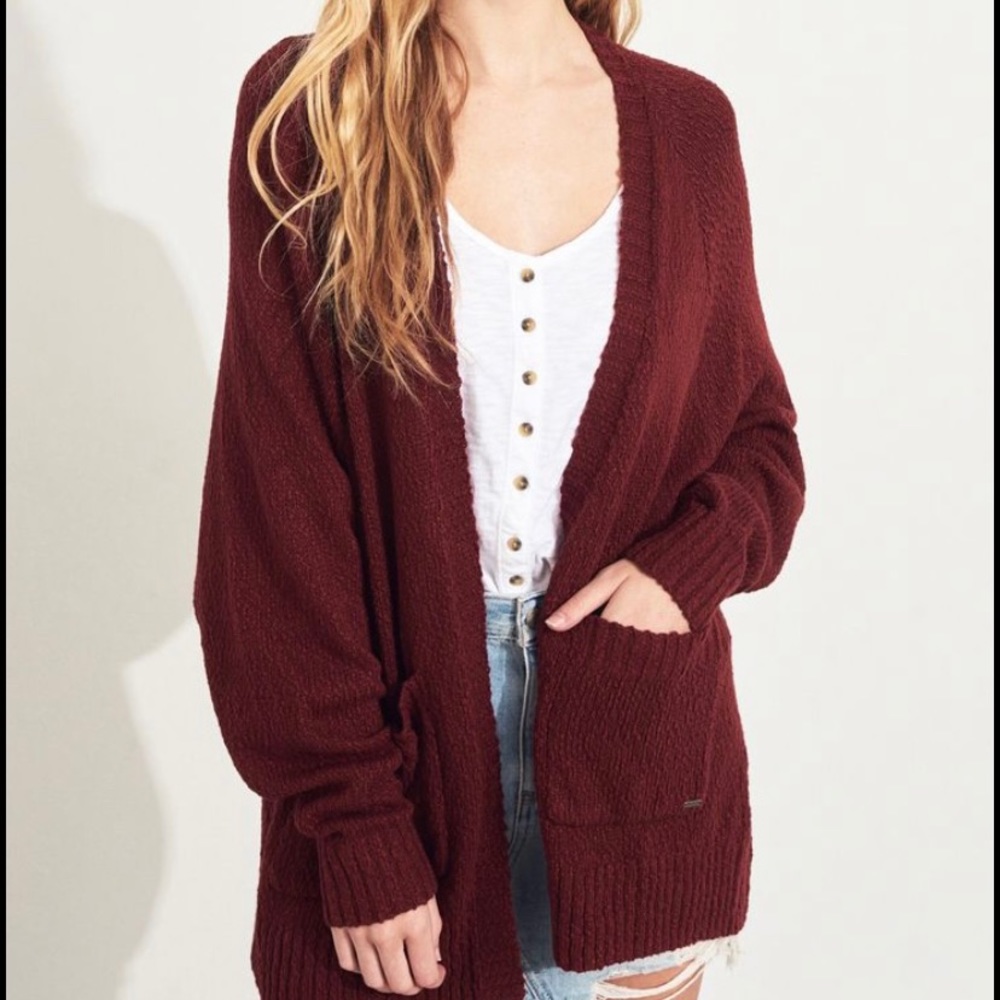 Maroon Hollister cardigan, size XS, 2 large front pockets